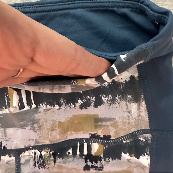 MONO B Leggings Women's size Small Abstract Print on the Front & Solid Blue back - Picture 8 of 11